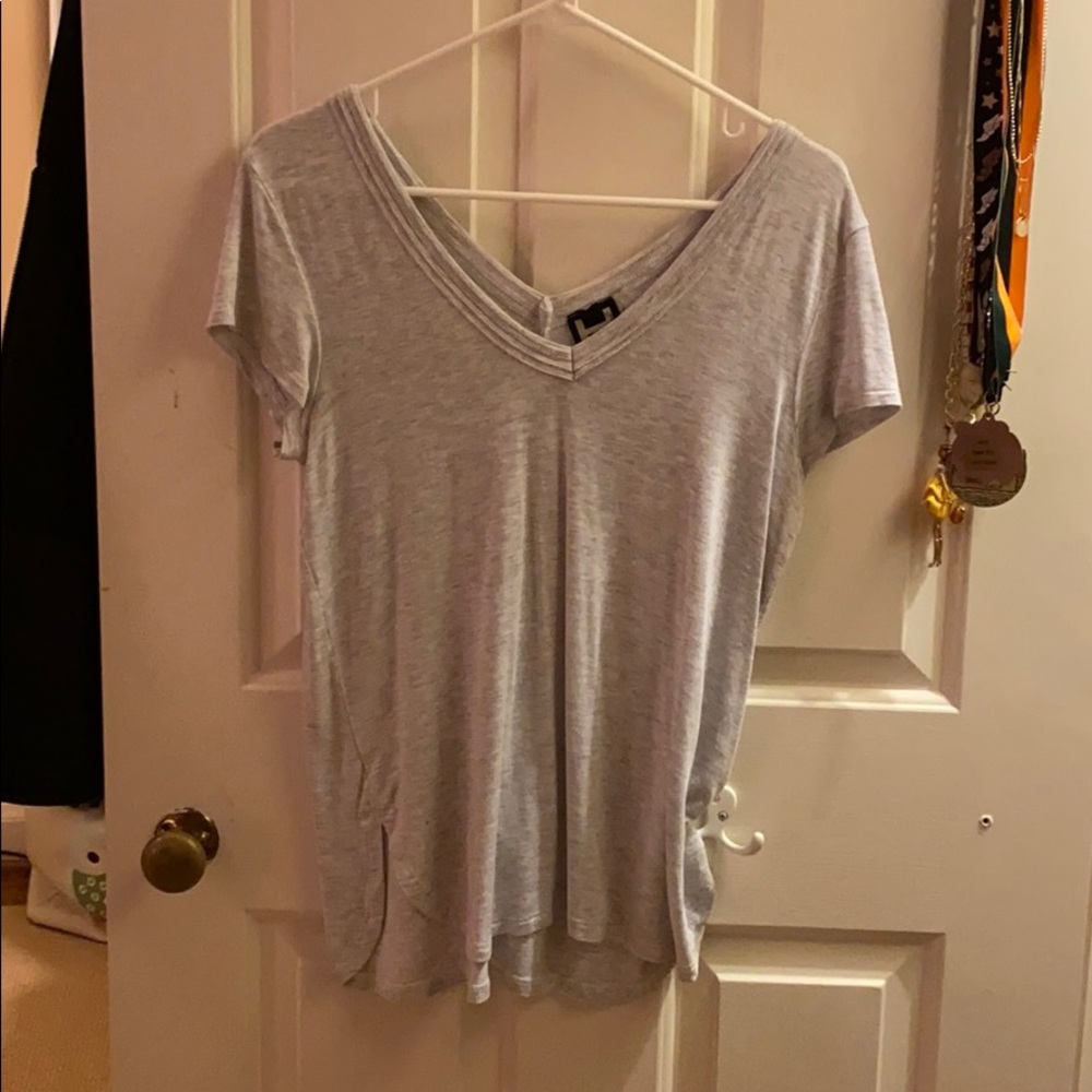 V neck tee